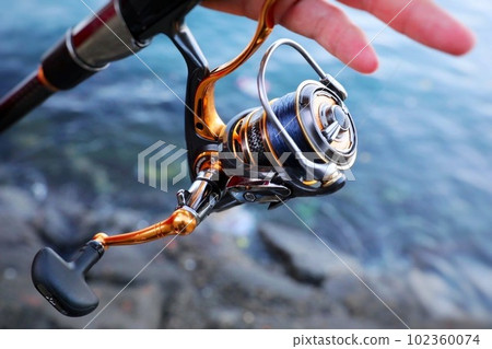  Sea fishing 102360074