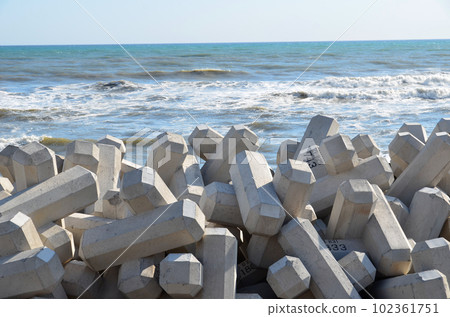 From Shizunai fishing port to the ocean of the Pacific Ocean 102361751