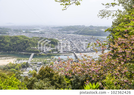從岩國城索道山頂站前廣場眺望 102362426