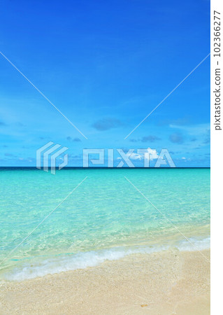 沖繩藍天宮古島與那霸前浜海 102366277