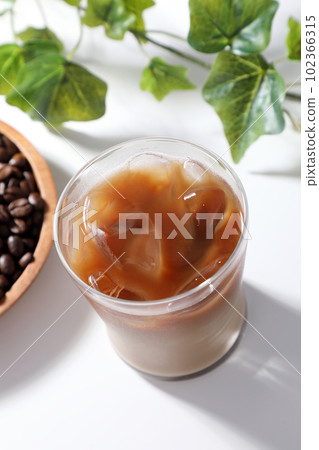 Ice cafe au lait 102366315