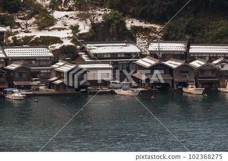 在Ine的Funaya 102368275