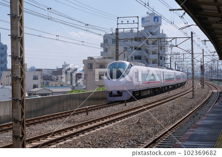 Electric train  102369682