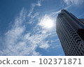 摩天大樓和天空 102371871