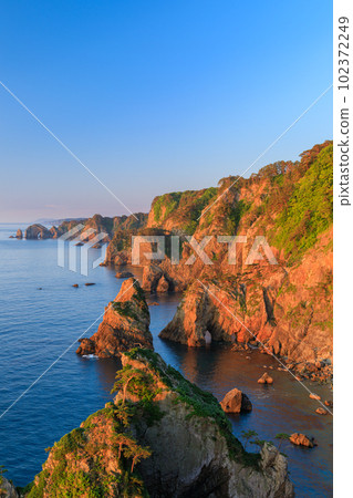 岩手縣_北山崎海岸線在朝陽下閃耀的壯觀景色 岩手縣_北山崎海岸線在朝陽下閃耀的壯觀景色 102372249