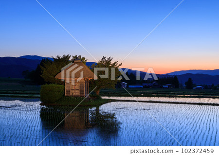 岩手縣遠野市_光神神社夜景 102372459