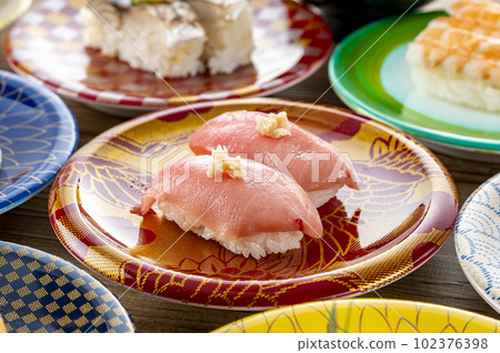 Sushi roll sushi 102376398