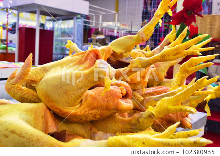 Mexican market 102380935