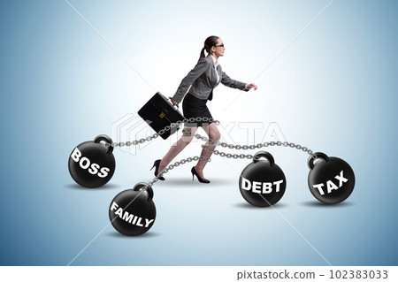 Businesswoman struggling with many priorities in her life 102383033