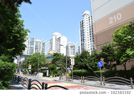 Streetscape of Dongbu Ichon-dong, a Japanese town in Seoul, South Korea Streetscape of Dongbu Ichon-dong, a Japanese town in Seoul, South Korea 102383192