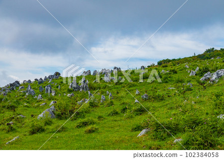 The vast Shikoku karst plateau 102384058