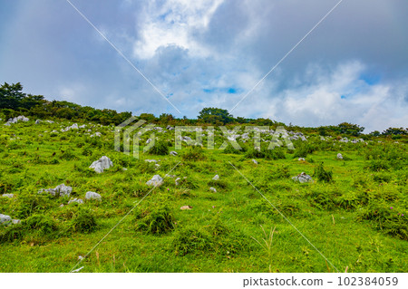 The vast Shikoku karst plateau 102384059