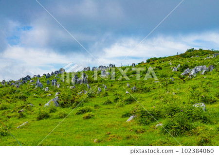 The vast Shikoku karst plateau 102384060