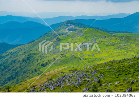 The vast Shikoku karst plateau 102384062