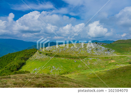 The vast Shikoku karst plateau 102384070