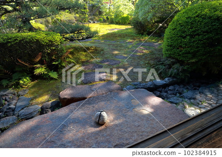 禁止入內的日式庭園的停石(愛知縣尾張旭市舊淺井家獨棟住宅,道段亭) 禁止入內的日式庭園的停石(愛知縣尾張旭市舊淺井家獨棟住宅,道段亭) 102384915