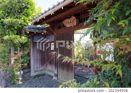 Traditional Japanese-style architecture (Dodan-tei, detached house of the former Asai family, Owariasahi City, Aichi Prefecture) 102384936