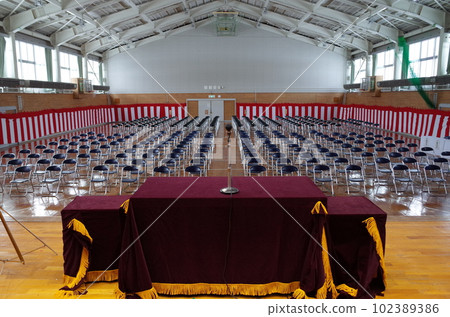 畢業典禮會場風光_高中 102389386