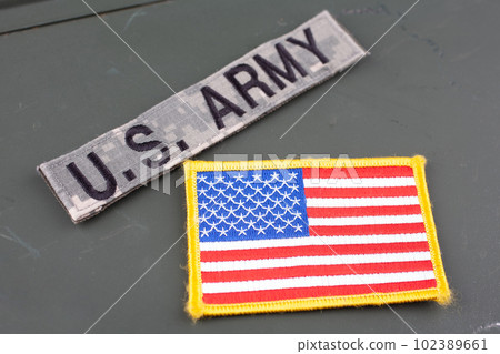 US ARMY Branch Tape with national US flag patch on green ammo can 102389661
