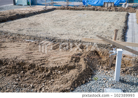 房屋混凝土地基、碎石路面、廢棄混凝土 102389993
