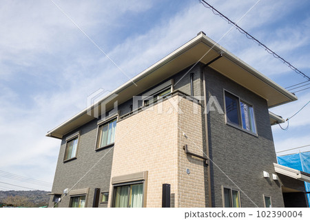 Residential image Newly built house with one-sided roof 102390004