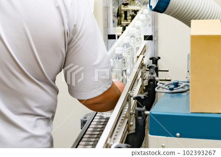 Mineral water (PET bottle) manufacturing plant Mineral water (PET bottle) manufacturing plant 102393267