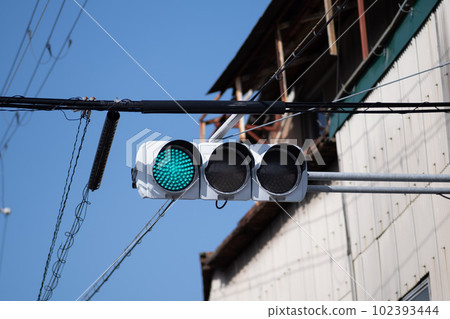 traffic lights  102393444