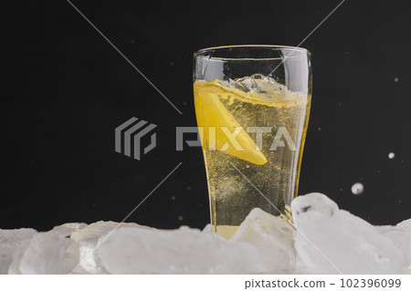 highball 倒入玻璃 102396099