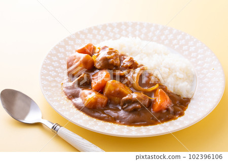 eat beef curry 102396106