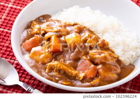 eat pork curry 102396224
