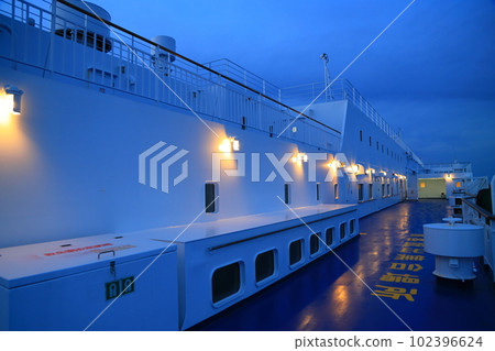 morning on board 102396624