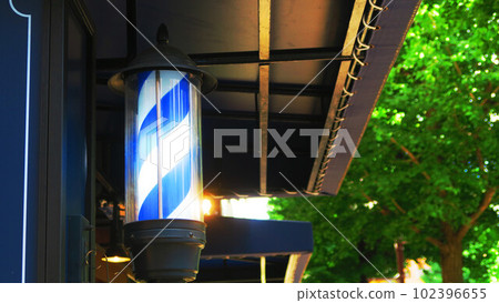 理髮店旋轉燈的風景 102396655