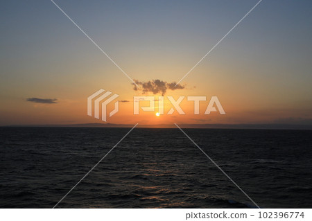 從船上看到的日落 102396774