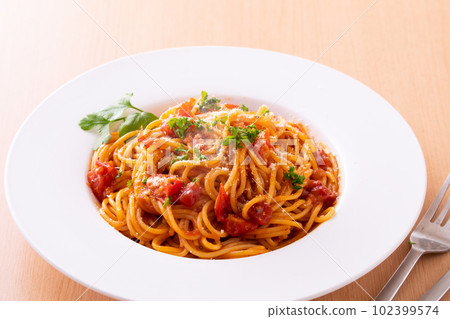 意大利面到 Arrabiata 102399574