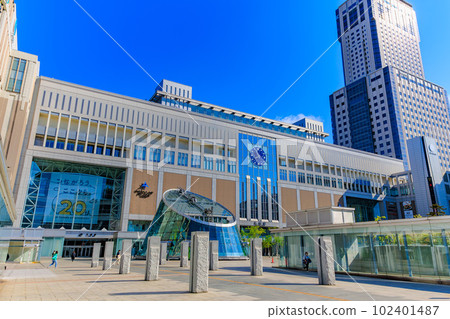 札幌站前的北海道城市景觀 Sapporo Stellar Place 和 JR Tower 札幌站前的北海道城市景觀 Sapporo Stellar Place 和 JR Tower 102401487