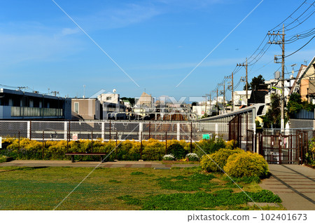 A newly developed area between Setagaya-Daita Station and Umegaoka Station, with a view of Mt. Fuji from the southwest exit of Setagaya-Daita Station 102401673