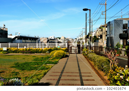 A newly developed area between Setagaya-Daita Station and Umegaoka Station, with a view of Mt. Fuji from the southwest exit of Setagaya-Daita Station A newly developed area between Setagaya-Daita Station and Umegaoka Station, with a view of Mt. Fuji from the southwest exit of Setagaya-Daita Station 102401674