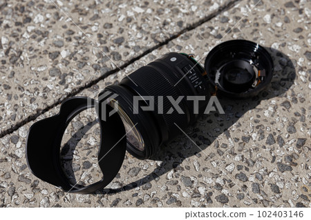 掉在路上壞了的標準變焦鏡頭 掉在路上壞了的標準變焦鏡頭 102403146