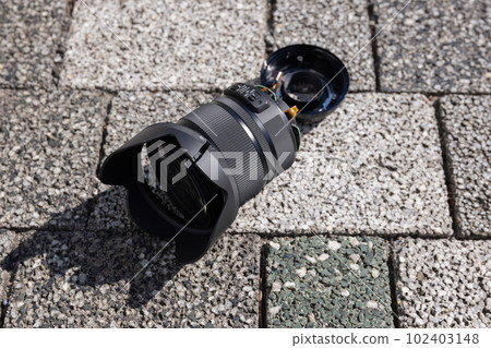 A standard zoom lens that was dropped on the road and broke A standard zoom lens that was dropped on the road and broke 102403148