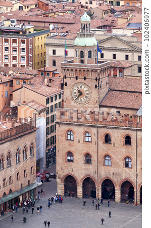 Aerial view of the Palazzo d'Accursio in Bologna 102406977