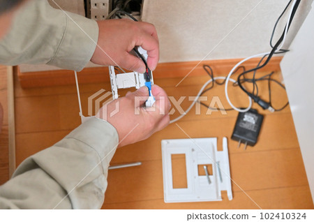 Internet, optical line (optical fiber) construction contractor Residential equipment construction 102410324