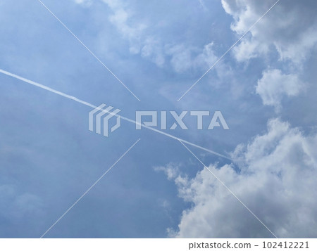 雲中的軌跡刺 雲中的軌跡刺 102412221
