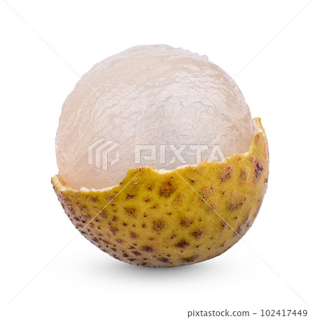 Fresh peeled longan isolated on white background 102417449