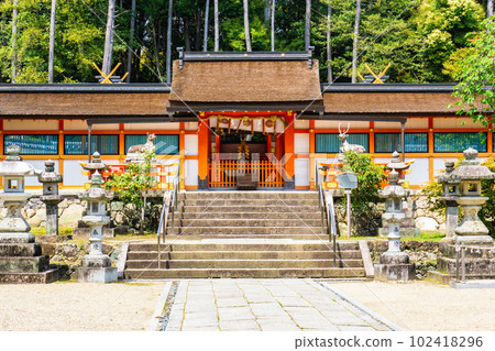 Central gate (worship place) of Oharano Shrine in Nishikyo Ward, Kyoto City 102418296