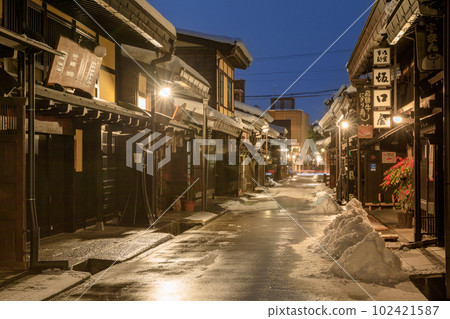 Gifu _ Merchant houses on Hida-Takayama Sanmachisuji and a superb view of the snowy landscape Gifu _ Merchant houses on Hida-Takayama Sanmachisuji and a superb view of the snowy landscape 102421587