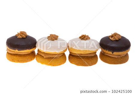 cake isolated 102425100