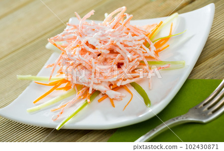 Carrot salad with sour cream and garlic 102430871