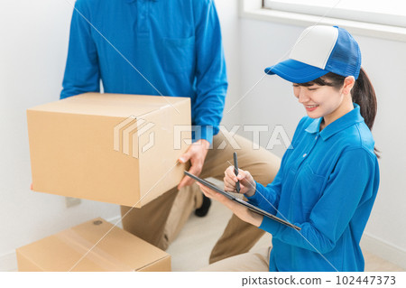 男女搬運工/帶紙箱送貨員(搬家/送貨/輕貨司機/送貨/送貨/快遞員) 男女搬運工/帶紙箱送貨員(搬家/送貨/輕貨司機/送貨/送貨/快遞員) 102447373