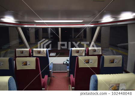 Inside the old Odakyu 1000 series train ① Inside the old Odakyu 1000 series train ① 102448048