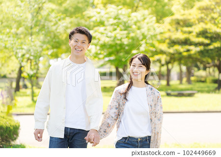 幸福的情侶肖像 幸福的情侶肖像 102449669
